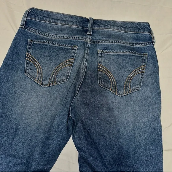 Hollister Low-Rise Crop Boyfriend “Hollister Vintage Stretch” Distressed Jeans - Picture 10 of 16